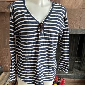 Chaps women’s blue striped V-neck long sleeve top medium